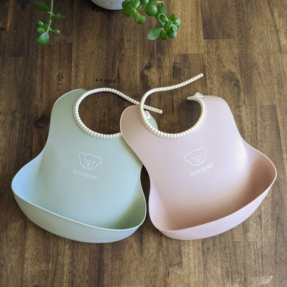 Baby Björn Other - Baby Björn silicone bibs, 2 pack, adjustable
